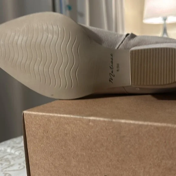 ❌️SOLD❌️Matisse Caty Boots Ecru Suede Block Heel Western Inside Zipper NIB - Picture 9 of 14